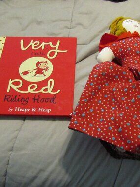 Vintage 1970’s topsy turvy 3 in 1 LITTLE RED RIDING HOOD DOLL & VERY LITTLE BOOK